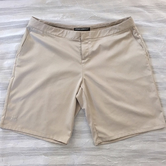 Under Armour Pants - ❤️Under Armour Tan Shorts☆